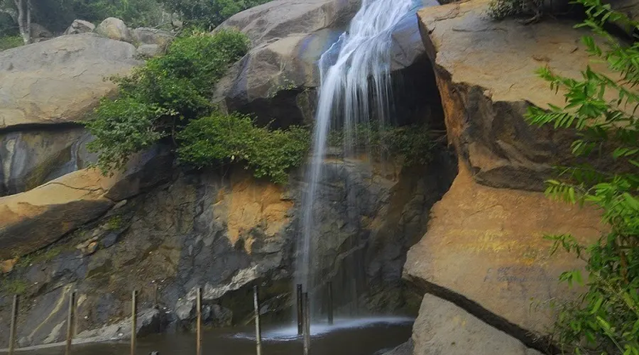 Jalagamparai Waterfall